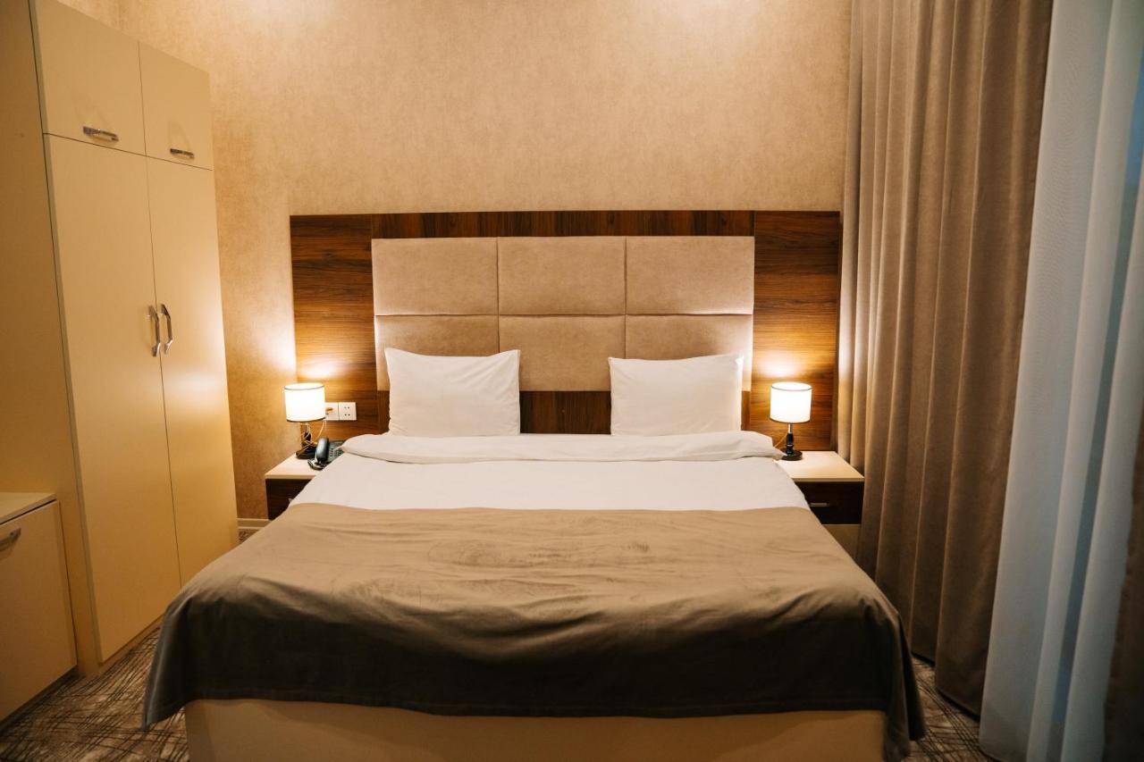 The Clocktower Hotel Баку Екстер'єр фото