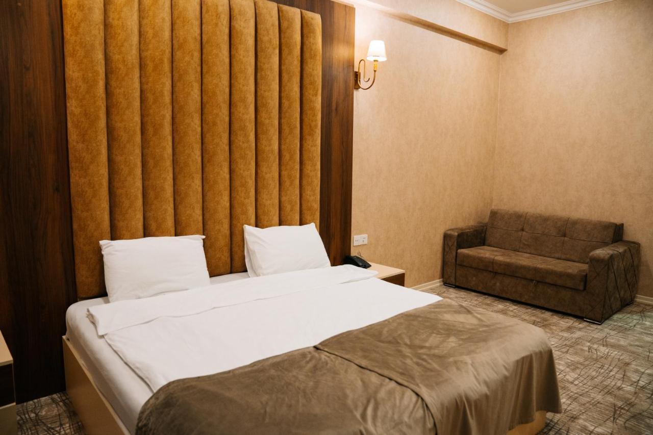 The Clocktower Hotel Баку Екстер'єр фото