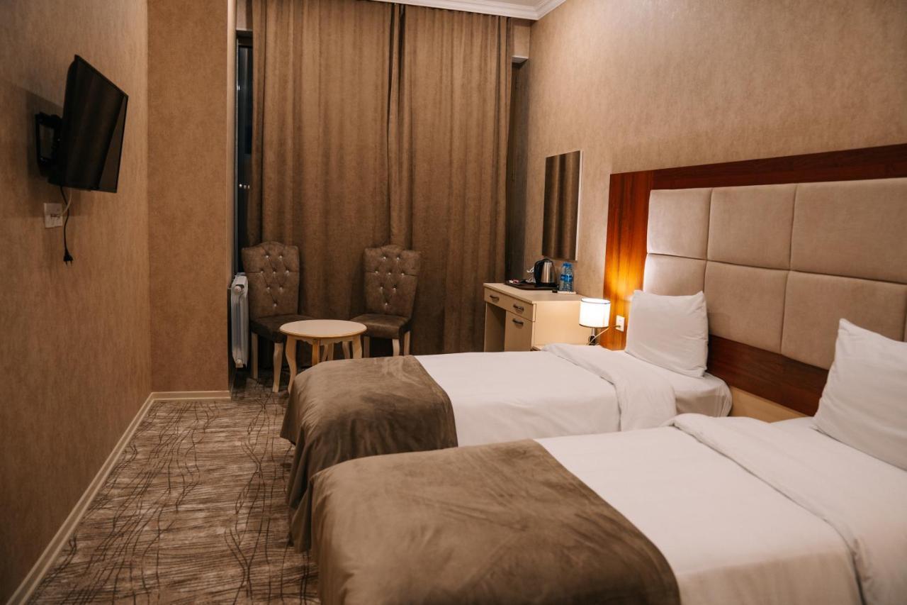 The Clocktower Hotel Баку Екстер'єр фото