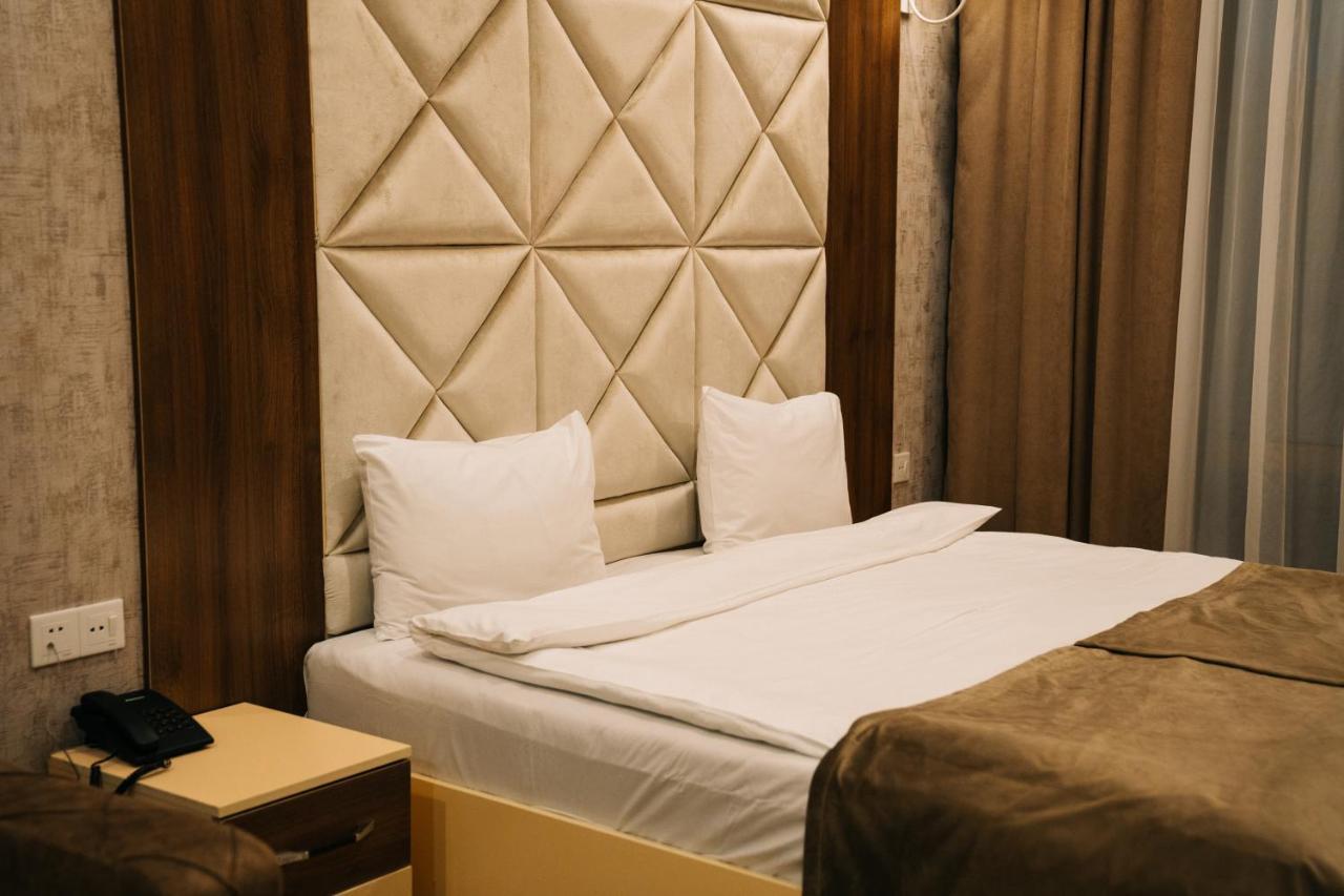 The Clocktower Hotel Баку Екстер'єр фото