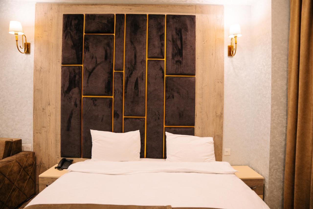 The Clocktower Hotel Баку Екстер'єр фото
